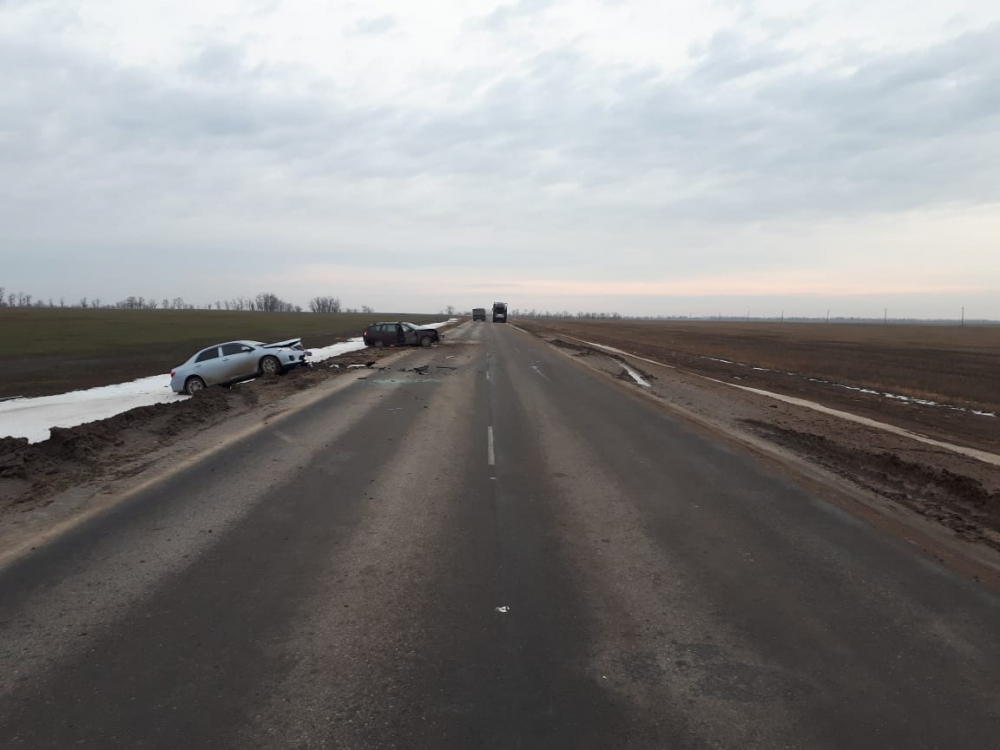 Ребенок и двое взрослых пострадали в аварии на трассе Волгодонск-Зимовники Ребенок и двое взрослых пострадали в аварии на трассе Волгодонск-Зимовники