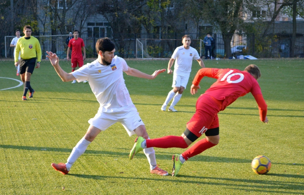 Волгодонские футболисты обыграли аксайцев со счетом 3:1 Волгодонские футболисты обыграли аксайцев со счетом 3:1