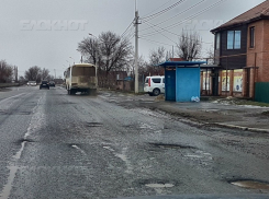Подрядчик должен устранить ямы на свежеотремонтированных дорогах Волгодонска к маю Подрядчик должен устранить ямы на свежеотремонтированных дорогах Волгодонска к маю