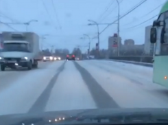 Автомобилист высмеял зимнюю уборку магистралей Волгодонска на горячий кавказский манер Автомобилист высмеял зимнюю уборку магистралей Волгодонска на горячий кавказский манер