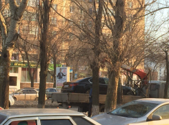 В Волгодонске нарушителей парковки и любителей бросить машину возле остановки будут штрафовать В Волгодонске нарушителей парковки и любителей бросить машину возле остановки будут штрафовать