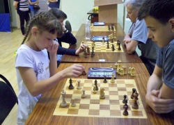 Шахматистка Екатерина Кирдяшкина вернулась с чемпионата ЮФО с золотыми медалями Шахматистка Екатерина Кирдяшкина вернулась с чемпионата ЮФО с золотыми медалями