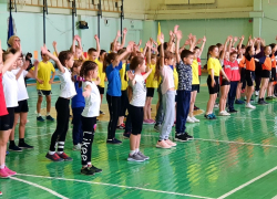 Волгодонские школы «нового» и «старого» города посоревновались в «Веселых стартах» Волгодонские школы «нового» и «старого» города посоревновались в «Веселых стартах»
