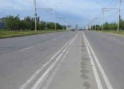 Читатель: только в Волгодонске может быть не две, а четыре сплошные полосы Читатель: только в Волгодонске может быть не две, а четыре сплошные полосы