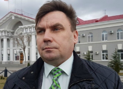 "Почти 17 миллионов и катер «Бубба»": на что живет и чем владеет семья директора ДСиГХ Александра Бубна "Почти 17 миллионов и катер «Бубба»": на что живет и чем владеет семья директора ДСиГХ Александра Бубна