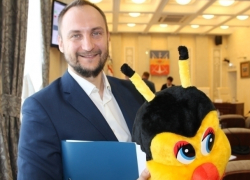 Огромная пчела-качалка и рокировка замов сити-менеджера: в Волгодонске состоялось майское заседание Думы Огромная пчела-качалка и рокировка замов сити-менеджера: в Волгодонске состоялось майское заседание Думы