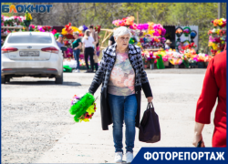 Прогулки по городу, визиты в храм и на могилы к близким: как волгодонцы отметили Пасху Прогулки по городу, визиты в храм и на могилы к близким: как волгодонцы отметили Пасху