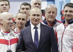 Пообщаться с Владимиром Путиным удалось боксеру из Волгодонска Харитону Агрба Пообщаться с Владимиром Путиным удалось боксеру из Волгодонска Харитону Агрба
