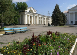 В центре Цимлянска вводят одностороннее движение В центре Цимлянска вводят одностороннее движение