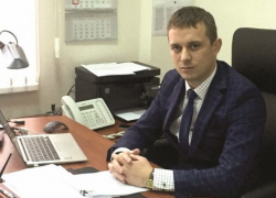 Вам вообще все равно кого ставить в руководство коммуналкой города? Вам вообще все равно кого ставить в руководство коммуналкой города?