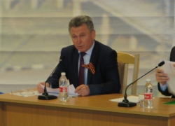 Виктор Мельников к строительству ТРЦ «Мармелад» в Волгодонске пока относится «НИКАК» Виктор Мельников к строительству ТРЦ «Мармелад» в Волгодонске пока относится «НИКАК»