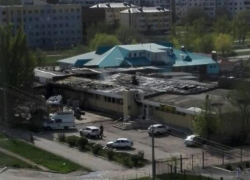 В Волгодонске на месте сгоревшего магазина «Гермес» вновь работает пожарный расчёт В Волгодонске на месте сгоревшего магазина «Гермес» вновь работает пожарный расчёт