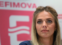 Ефимова пробилась в финал ЧМ, опередив американку Кинг Ефимова пробилась в финал ЧМ, опередив американку Кинг