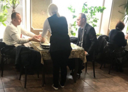 «Блокнот» выяснил, что делает вице-спикер Батлуков за 200 тысяч рублей в месяц «Блокнот» выяснил, что делает вице-спикер Батлуков за 200 тысяч рублей в месяц
