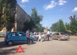 В Волгодонске незначительное ДТП перекрыло движение на Горького - читатель В Волгодонске незначительное ДТП перекрыло движение на Горького - читатель