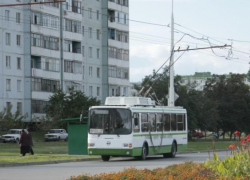 Водителей автобусов и троллейбусов, не объявляющих остановки, наказали рублем Водителей автобусов и троллейбусов, не объявляющих остановки, наказали рублем