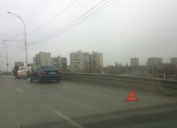 Очередное нелепое утреннее ДТП на мосту-читатель Очередное нелепое утреннее ДТП на мосту-читатель