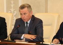 Наши подрядчики укладывают асфальт в лужу, что это такое?, - Виктор Мельников Наши подрядчики укладывают асфальт в лужу, что это такое?, - Виктор Мельников