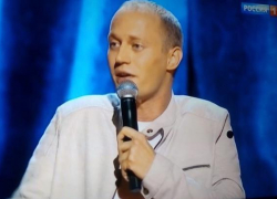 Волгодонец Вячеслав Передерей дебютировал на канале "Россия 1" с шутки про лысину и смог рассмешить Галустяна Волгодонец Вячеслав Передерей дебютировал на канале "Россия 1" с шутки про лысину и смог рассмешить Галустяна