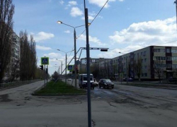 Только в Волгодонске днем горят уличные фонари, - читатель Только в Волгодонске днем горят уличные фонари, - читатель