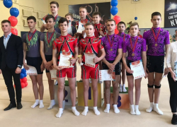 Акробаты из Волгодонска с успехом выступили на Всероссийских соревнованиях Акробаты из Волгодонска с успехом выступили на Всероссийских соревнованиях