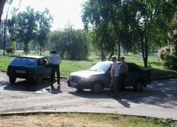 В Волгодонске в районе «Подков» столкнулись два «ВАЗа» В Волгодонске в районе «Подков» столкнулись два «ВАЗа»