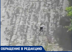 Девочка-подросток перебила окна в заброшенном здании на улице Кошевого Девочка-подросток перебила окна в заброшенном здании на улице Кошевого