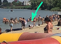 Рядом с трупом утонувшей женщины в станице Романовской играют дети и купаются взрослые Рядом с трупом утонувшей женщины в станице Романовской играют дети и купаются взрослые