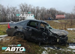 Две машины разворотило после лобового столкновения под Волгодонском Две машины разворотило после лобового столкновения под Волгодонском