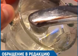 Засасывающий воду из стакана кран заснял на видео волгодонец Засасывающий воду из стакана кран заснял на видео волгодонец