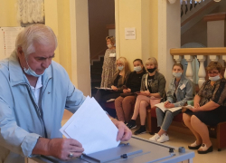Первые волгодонцы проголосовали за кандидатов в Госдуму Первые волгодонцы проголосовали за кандидатов в Госдуму