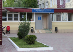 Медики Волгодонска отказались комментировать инцидент с малолетней роженицей Медики Волгодонска отказались комментировать инцидент с малолетней роженицей