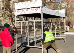 Напротив БСМП в Волгодонске установили два новых остановочных павильона Напротив БСМП в Волгодонске установили два новых остановочных павильона