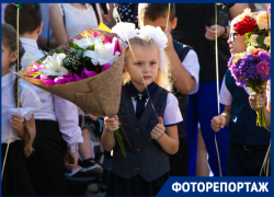 В Волгодонске почти 2000 первоклассников сели за парты В Волгодонске почти 2000 первоклассников сели за парты