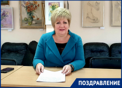 Светлана Цыба поздравила волгодонцев с наступающим Новым годом Светлана Цыба поздравила волгодонцев с наступающим Новым годом