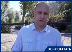 Волгодонец Дмитрий Евсеев призвал власти устранить безобразие на территории лицея «Политэк» Волгодонец Дмитрий Евсеев призвал власти устранить безобразие на территории лицея «Политэк»