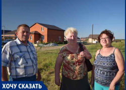 «Мы ходим в сапогах до настоящей дороги»: жители В-Е о тотальном бездорожье и отсутствии освещения «Мы ходим в сапогах до настоящей дороги»: жители В-Е о тотальном бездорожье и отсутствии освещения