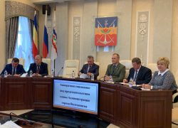 Виктор Мельников призвал волгодонцев заплатить налоги и готовиться к Новому году Виктор Мельников призвал волгодонцев заплатить налоги и готовиться к Новому году