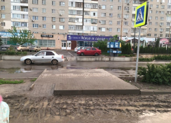 Молодые мамы требуют убрать грязь с пешеходных переходов в Волгодонске Молодые мамы требуют убрать грязь с пешеходных переходов в Волгодонске