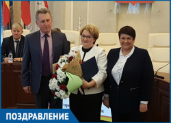Директора эколого-исторического музея Ирину Павлинок с юбилеем поздравили на аппаратном совещании Директора эколого-исторического музея Ирину Павлинок с юбилеем поздравили на аппаратном совещании