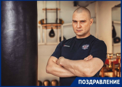 Тренер по рукопашному бою Анатолий Соломонов отмечает день рождения Тренер по рукопашному бою Анатолий Соломонов отмечает день рождения