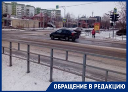 Светофор на пересечении улиц Черникова и Энтузиастов не работает третий день Светофор на пересечении улиц Черникова и Энтузиастов не работает третий день
