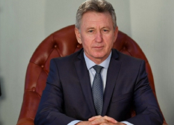 «Выражаю искреннюю благодарность»: Виктор Мельников поздравил депутатов с юбилеем Думы «Выражаю искреннюю благодарность»: Виктор Мельников поздравил депутатов с юбилеем Думы