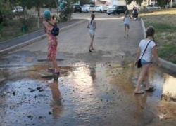 В Волгодонске две недели не устраняли порыв водовода В Волгодонске две недели не устраняли порыв водовода