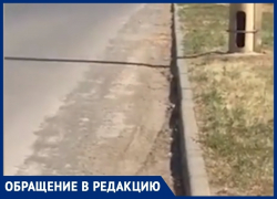Грязь и пыль у обочины в квартале В-9 запечатлел волгодонец Грязь и пыль у обочины в квартале В-9 запечатлел волгодонец