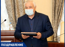 Директору старейшей школы в Волгодонске и знаменитому спортсмену Григорию Полякову исполнилось 65 лет Директору старейшей школы в Волгодонске и знаменитому спортсмену Григорию Полякову исполнилось 65 лет