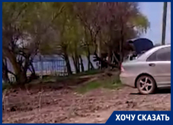 «Заявили, что берег находится в их собственности»: волгодончанку с внуком не пустили к берегу Дона «Заявили, что берег находится в их собственности»: волгодончанку с внуком не пустили к берегу Дона