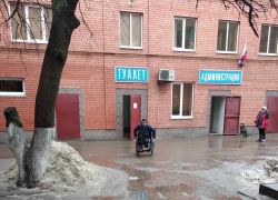 Инвалида - колясочника не впустили в общественный туалет из-за его агрессивного поведения, - директор рынка «Машенька» Инвалида - колясочника не впустили в общественный туалет из-за его агрессивного поведения, - директор рынка «Машенька»