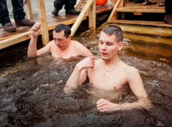 Крещенские купания или как сделать погружение  в ледяную прорубь безопасным