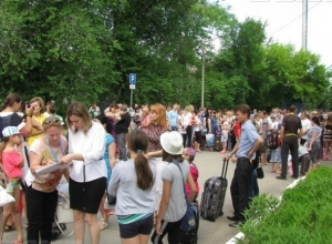 Дети из малообеспеченных семей Волгодонска смогут отправиться в оздоровительный летний лагерь Дети из малообеспеченных семей Волгодонска смогут отправиться в оздоровительный летний лагерь